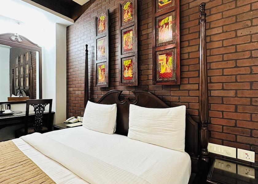 Delhi Delhi Room