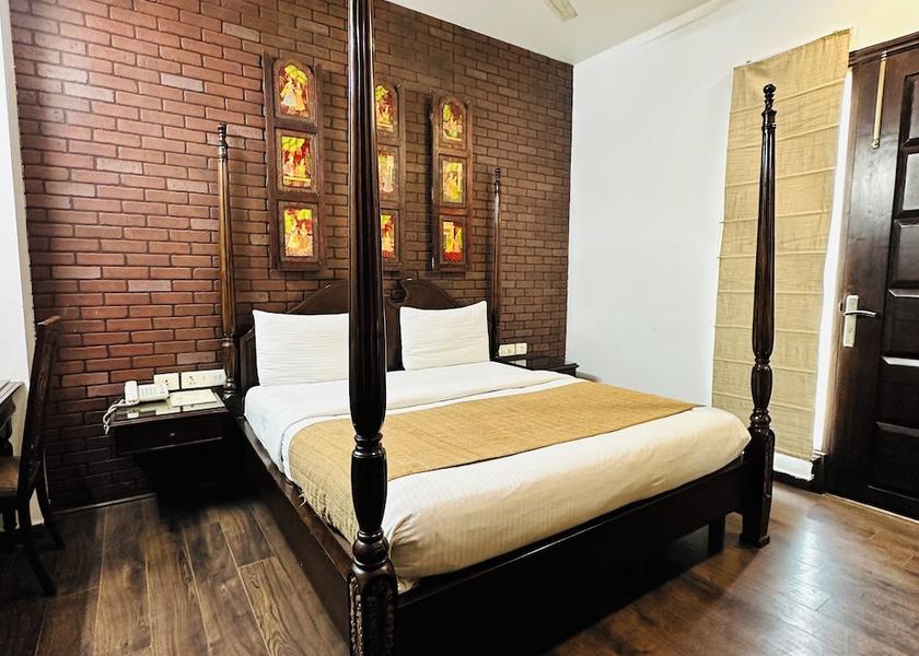 Delhi Delhi Room