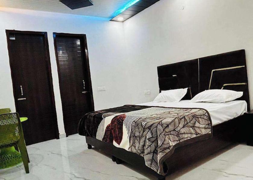 Punjab Zirakpur Room