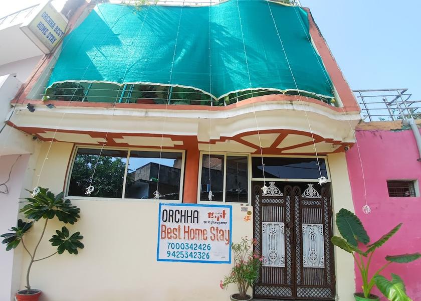 Madhya Pradesh Orchha Front of property