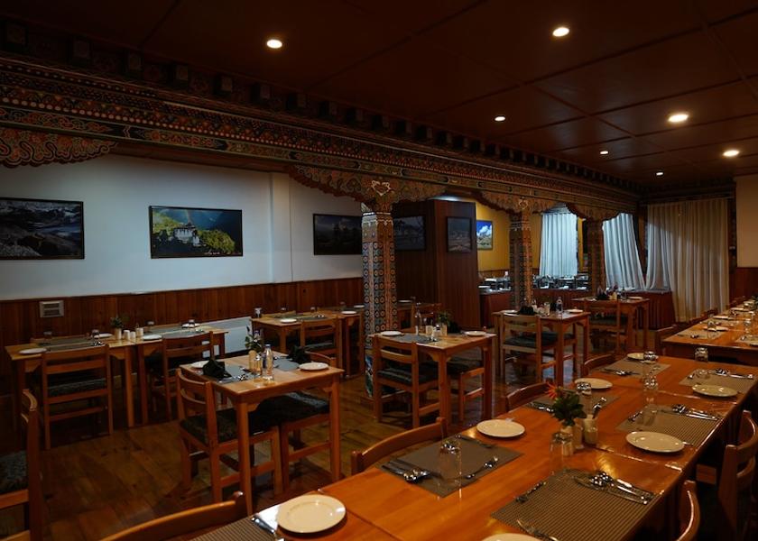 Paro Paro Restaurant