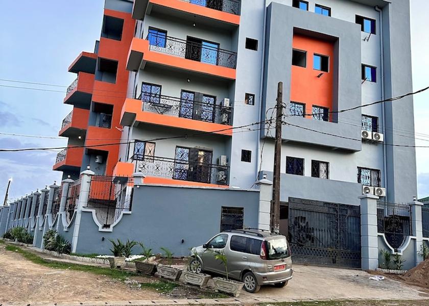 Littoral Douala Front of property