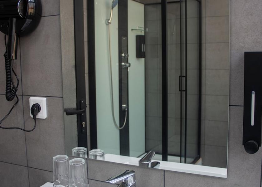 Pointe-Noire Pointe-Noire Bathroom