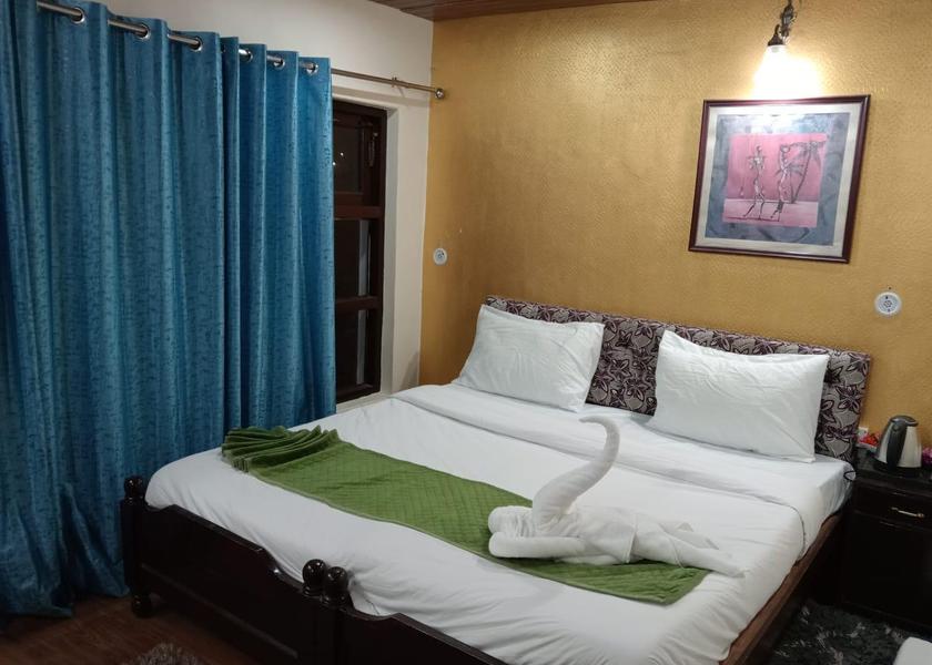 Uttarakhand Dhanaulti Deluxe Room