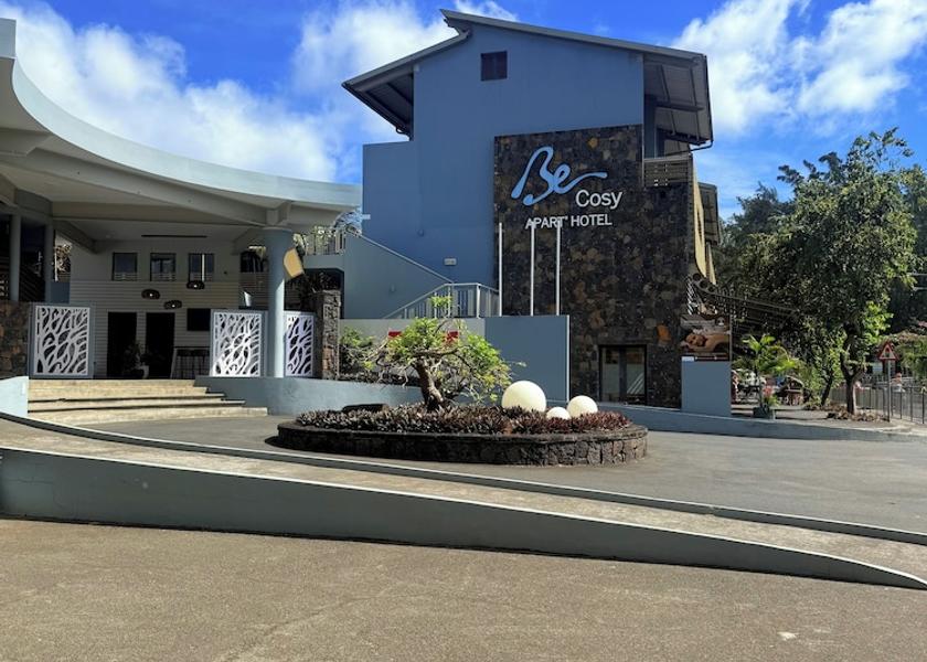  Trou aux Biches Exterior