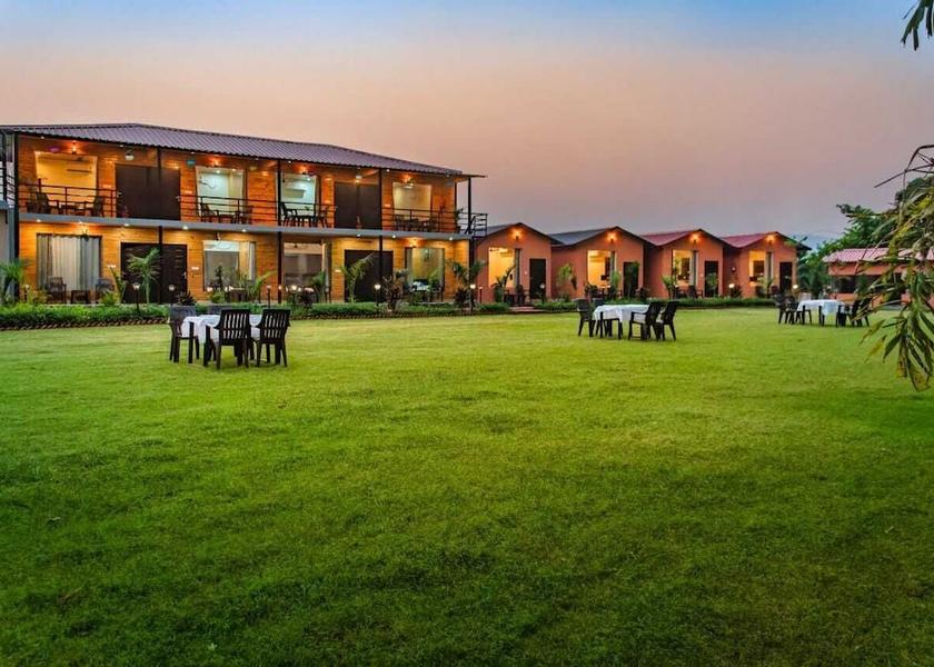 Uttarakhand Ramnagar Garden view