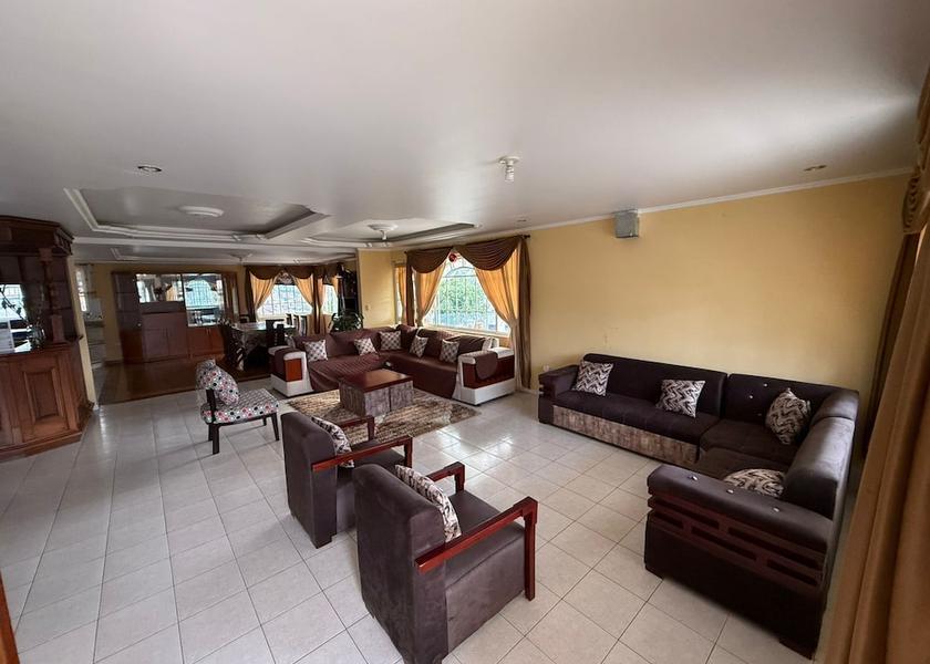 Azuay Banos Living area