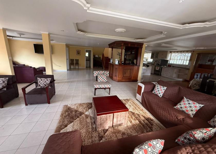 Azuay Banos Living area