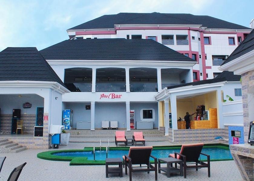 Poolside bar