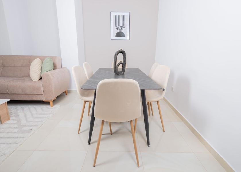  Algiers In-room dining