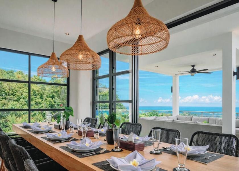 Bali Banjar Family dining