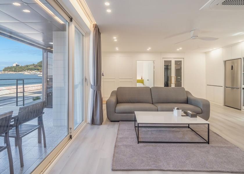 North Gyeongsang Pohang Room