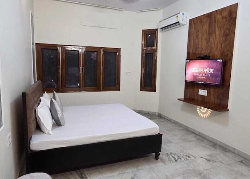 Uttarakhand Rudrapur Room
