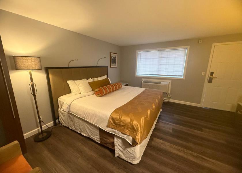 Washington Bremerton Two Queens Private Room