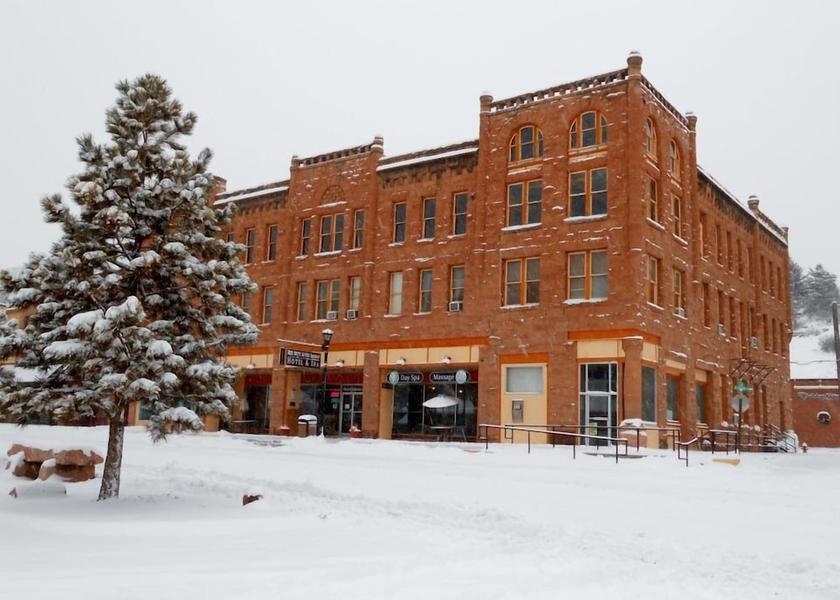 South Dakota Hot Springs Front of property