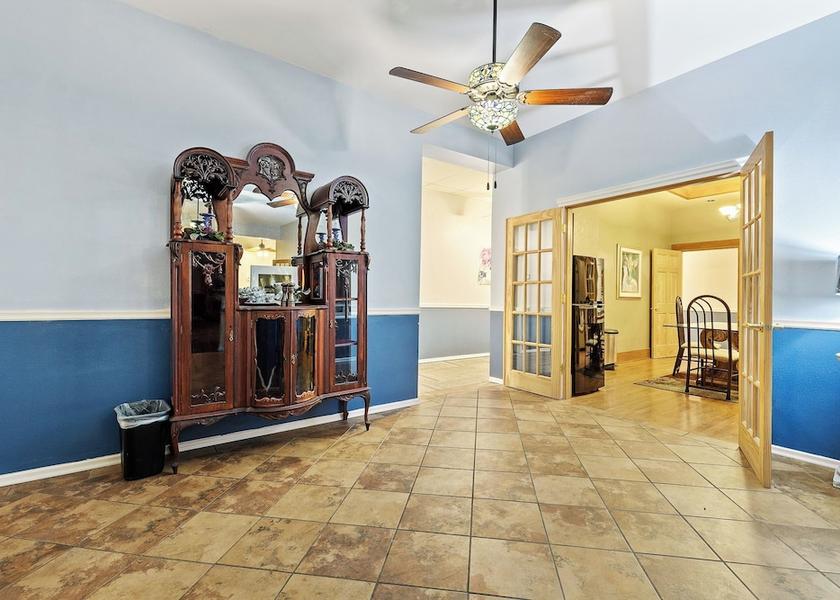 South Dakota Hot Springs Shared kitchen facilities
