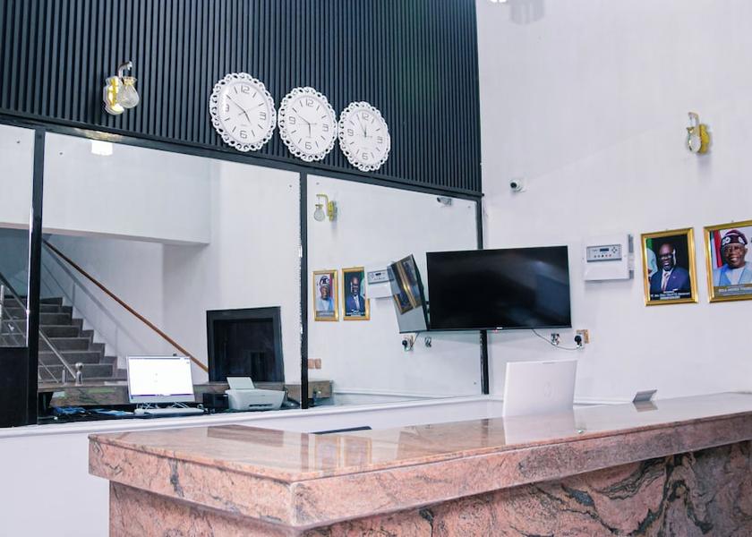 Check-in/check-out kiosk