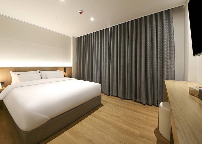 North Chungcheong Jecheon Room