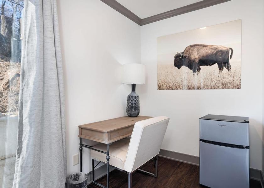 Missouri Parkville Room