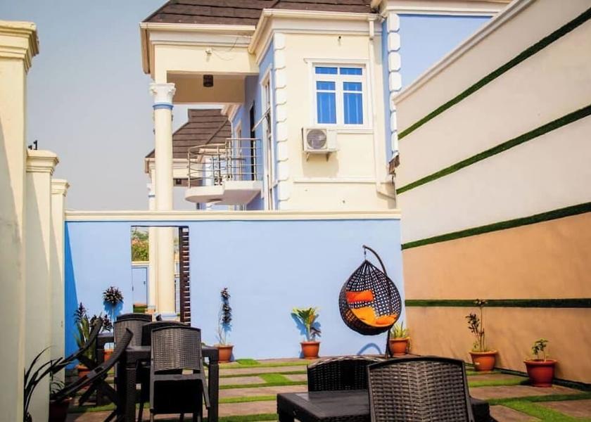 Osun Ede Front of property
