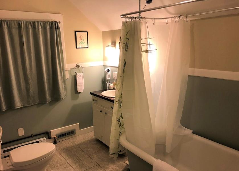 Colorado Salida Bathroom