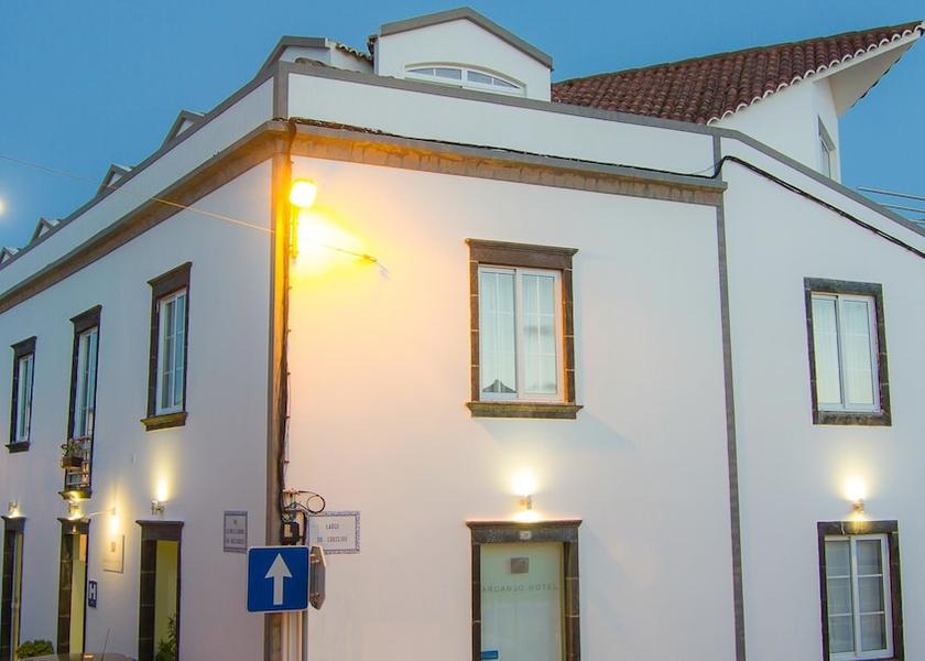 Azores Lagoa Front of property - evening/night