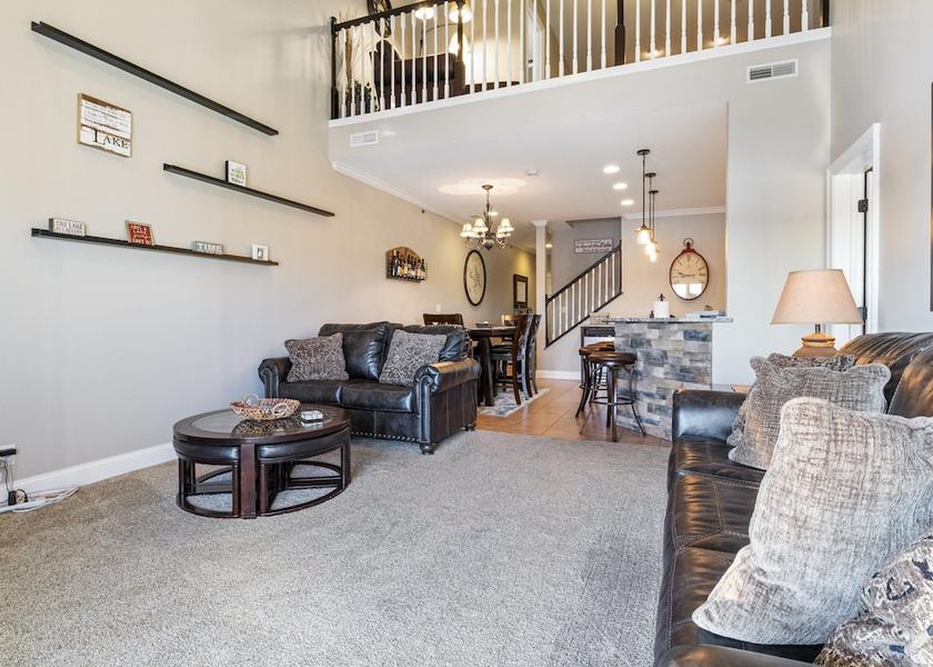 Missouri Sunrise Beach Living area