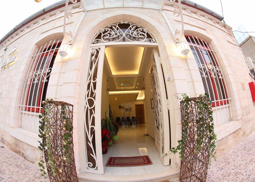 Bekaa Zahlé Property entrance