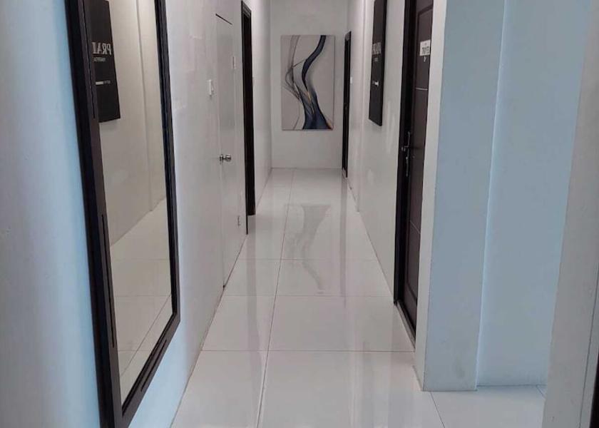  Gros Islet Hallway