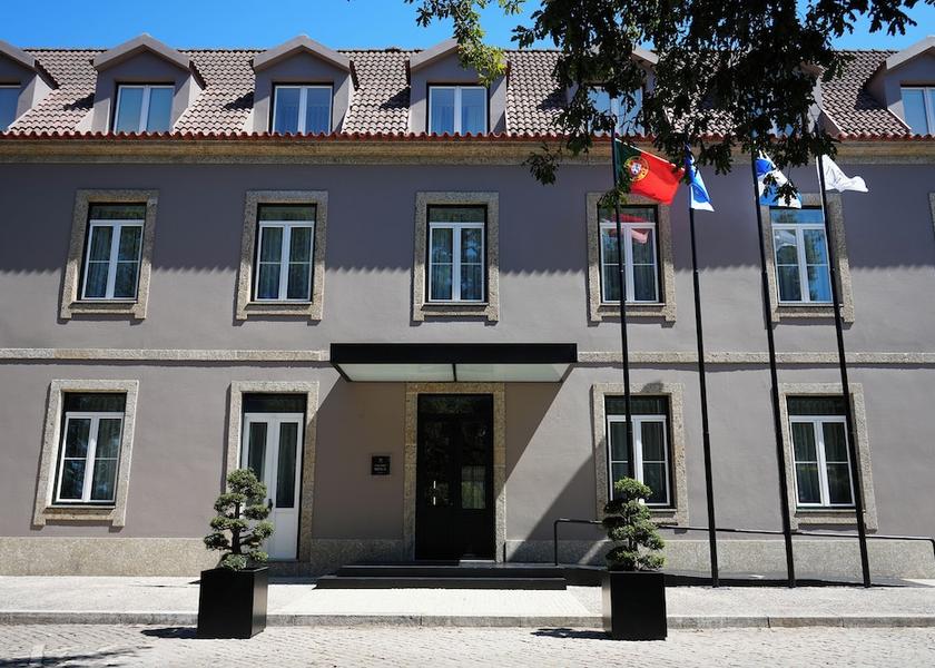Braga Guimarães Front of property