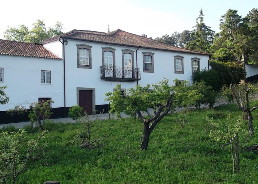 Vila Real Peso da Régua Front of property
