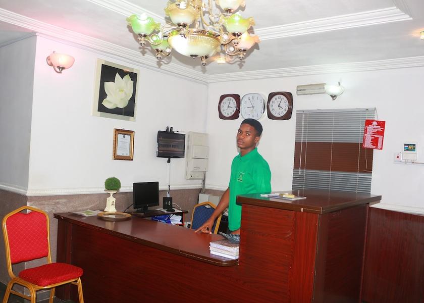 Check-in/check-out kiosk