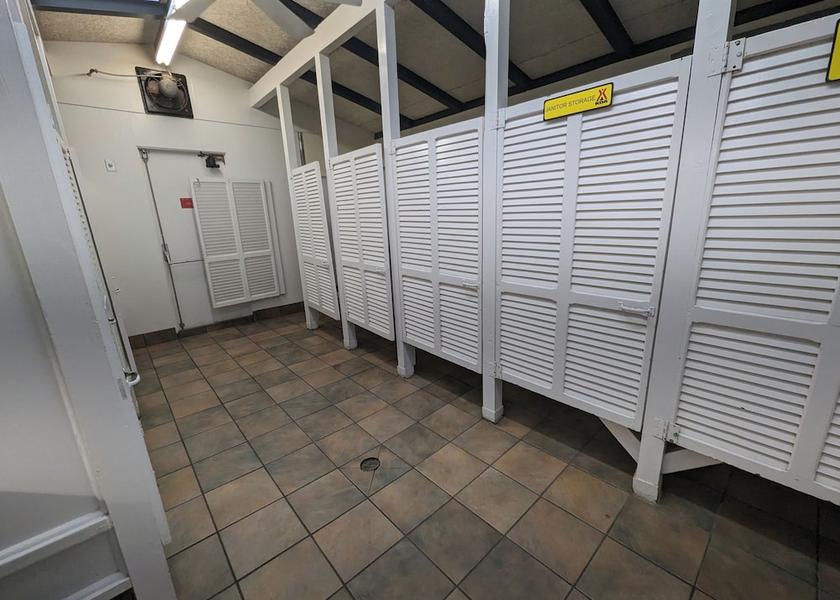 Texas Texarkana Shared bathroom