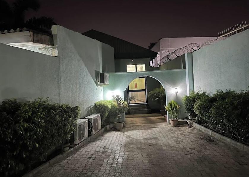 Kano Kano Exterior