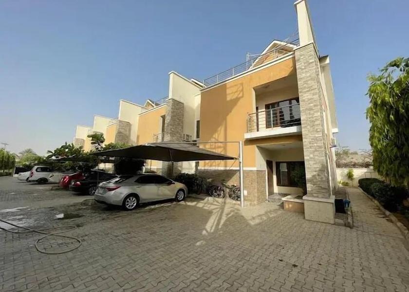 Kano Kano Front of property
