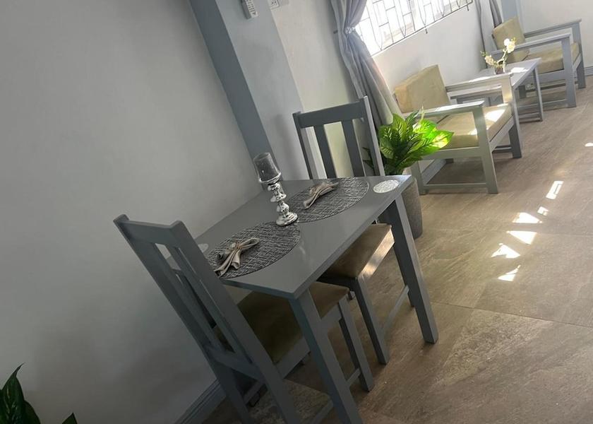  Soufrière Dining