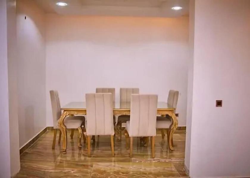 Kano Kano Dining room