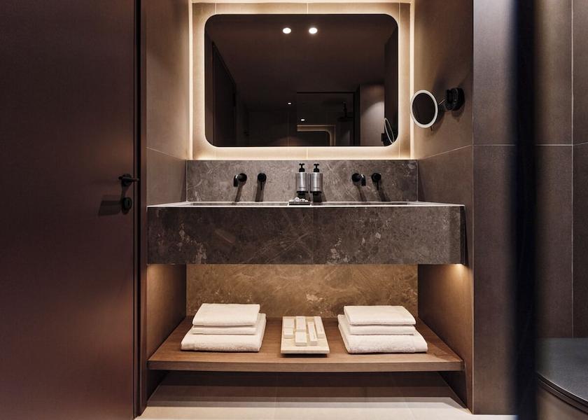 Attica Chalandri Bathroom