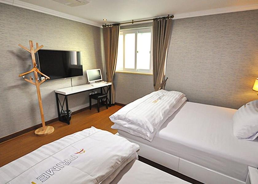 North Gyeongsang Gumi Room