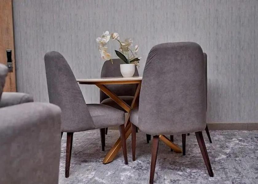 Kano Kano Dining room
