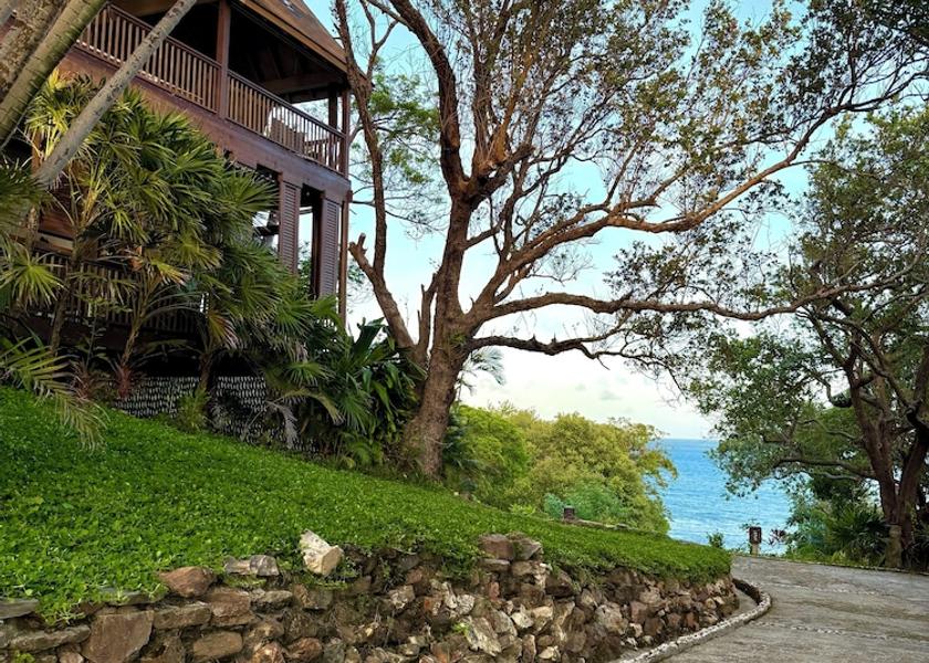 Bay Islands Guanaja Property grounds