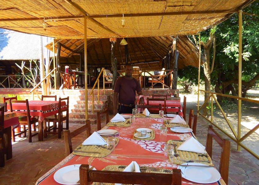  South Luangwa National Park Breakfast area