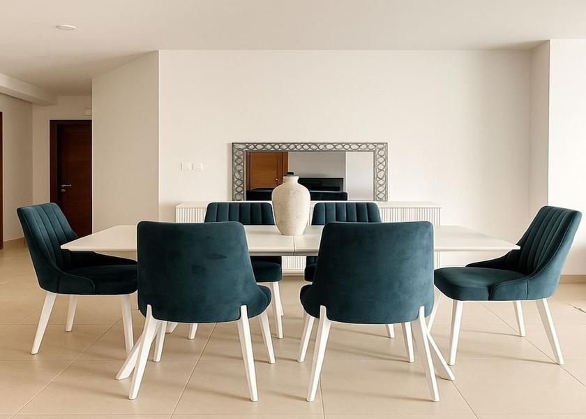  Algiers In-room dining