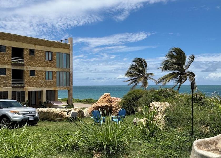  Arecibo Exterior