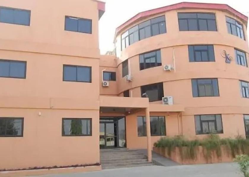 Kano Kano Front of property