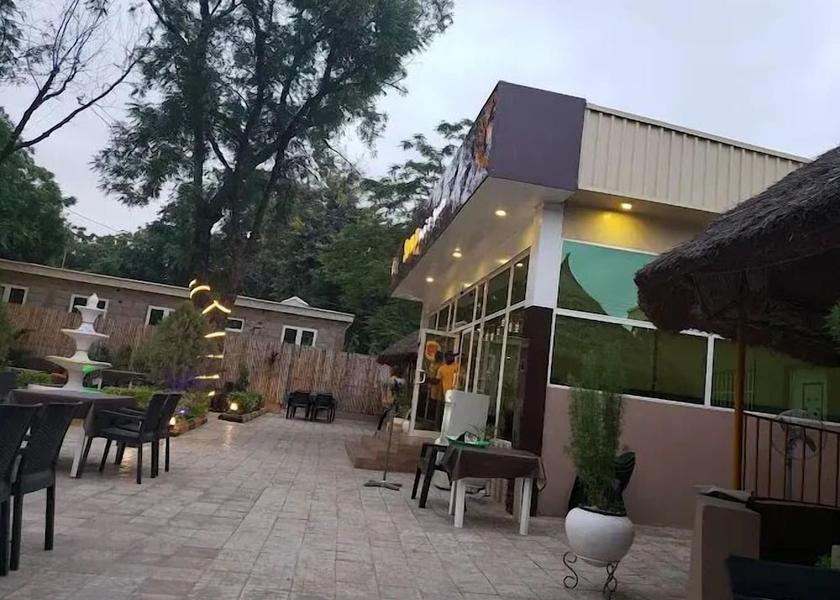 Kano Kano Bar (on property)