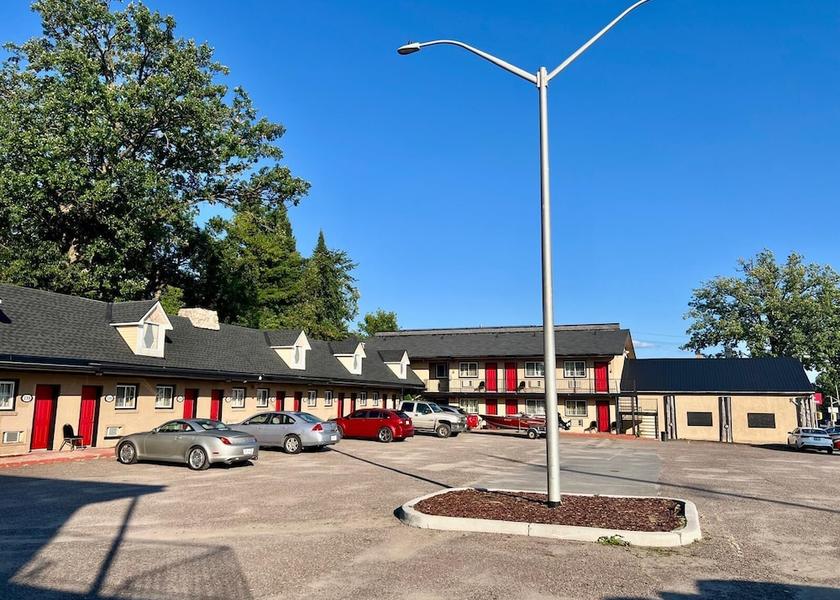 Ontario Renfrew Exterior