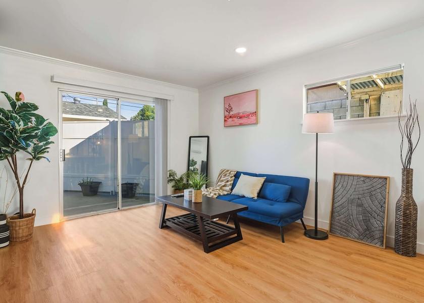 California La Puente Room