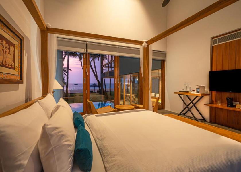 Southern Province Induruwa Villa - Beach Front