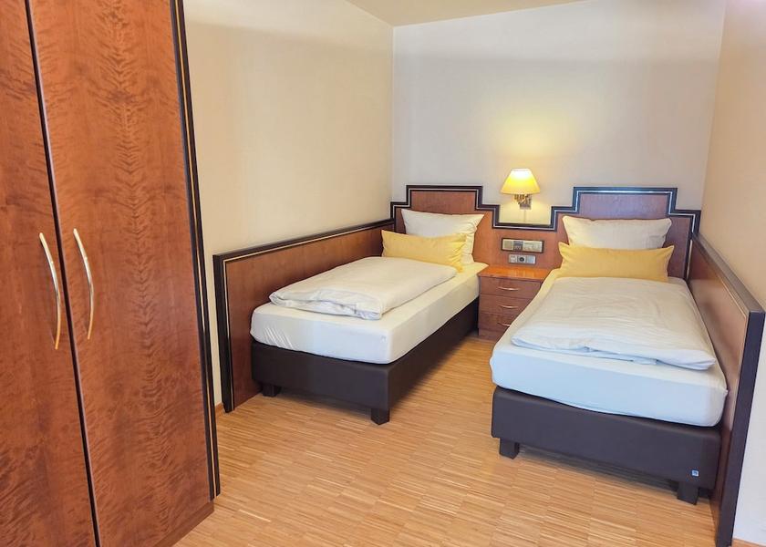 Hessen Kronberg Room